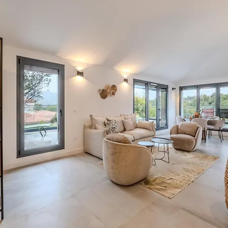 3 Bedrooms With Terrace - Happy Apartament