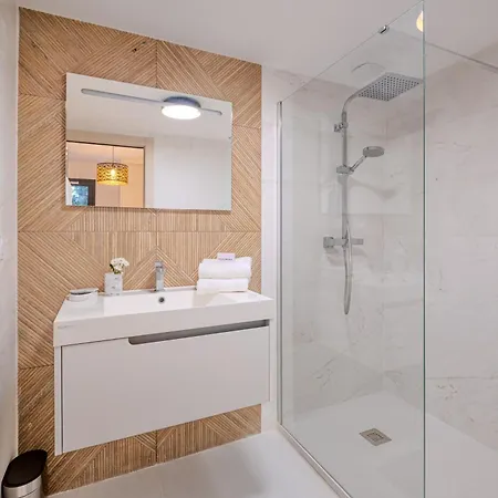 Apartmán 3 Bedrooms With Terrace - Happy